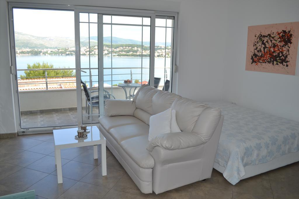 Apartments Oklopcic Трогир Екстериор снимка